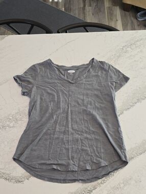 Old Navy Women's Slate Gray V-Neck Short Sleeve Tee